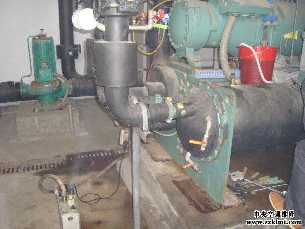 中央空調(diào)壓縮機(jī)更換冷凍油8.jpg 中央空調(diào)壓縮機(jī)更換冷凍油8.jpg